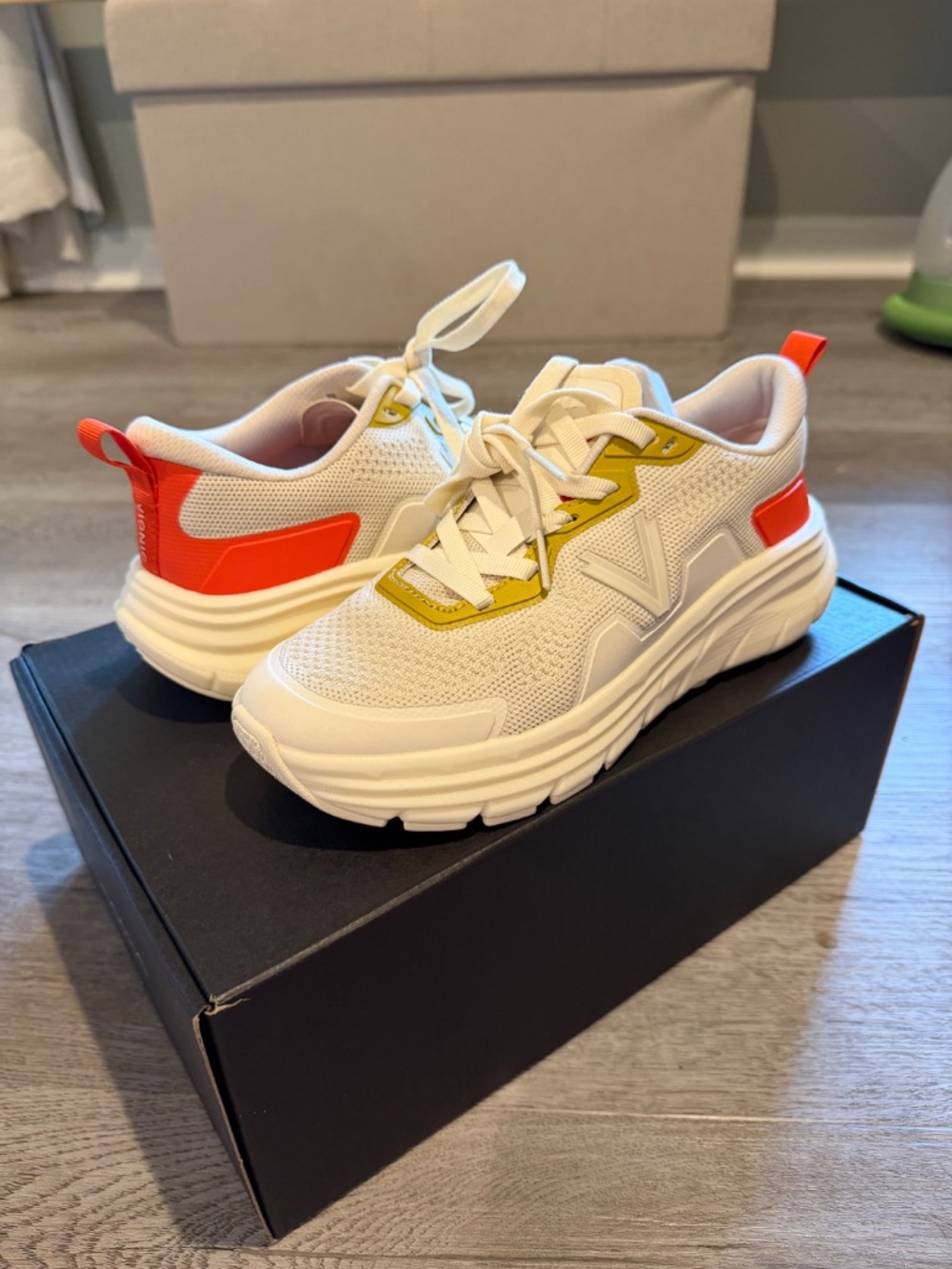 BRAND NEW!!! Vionic sneakers - Picture 7 of 7